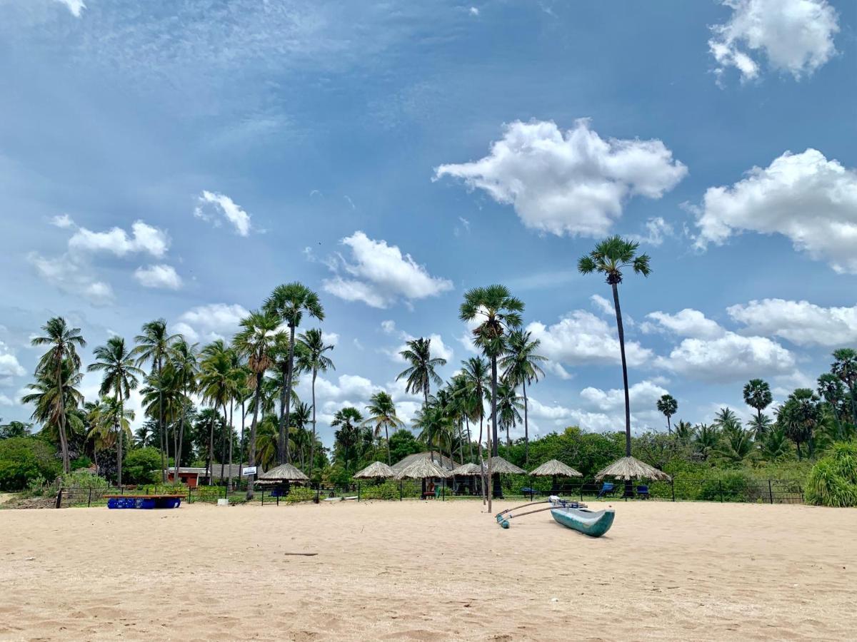 108 Palms Beach Resort トリンコマリー エクステリア 写真