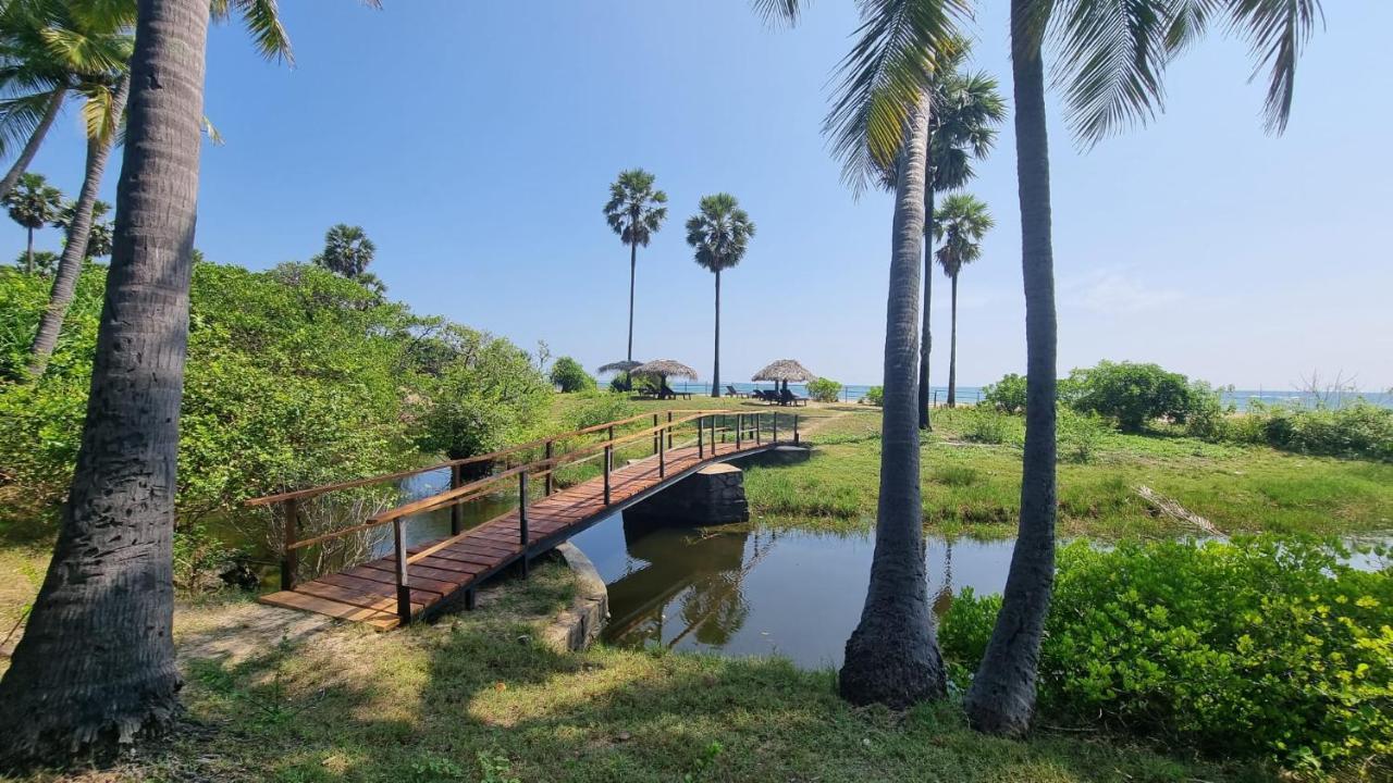 108 Palms Beach Resort トリンコマリー エクステリア 写真