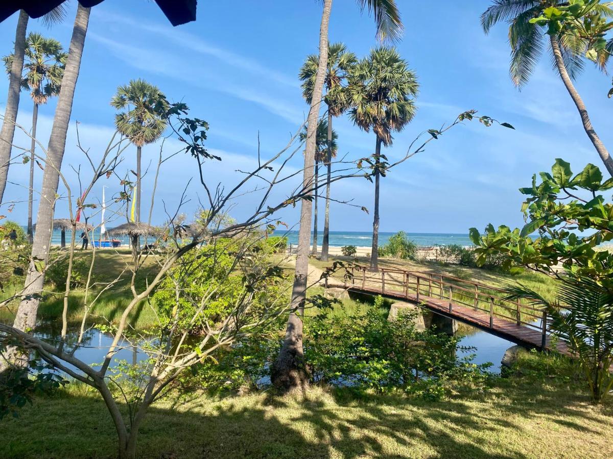 108 Palms Beach Resort トリンコマリー エクステリア 写真