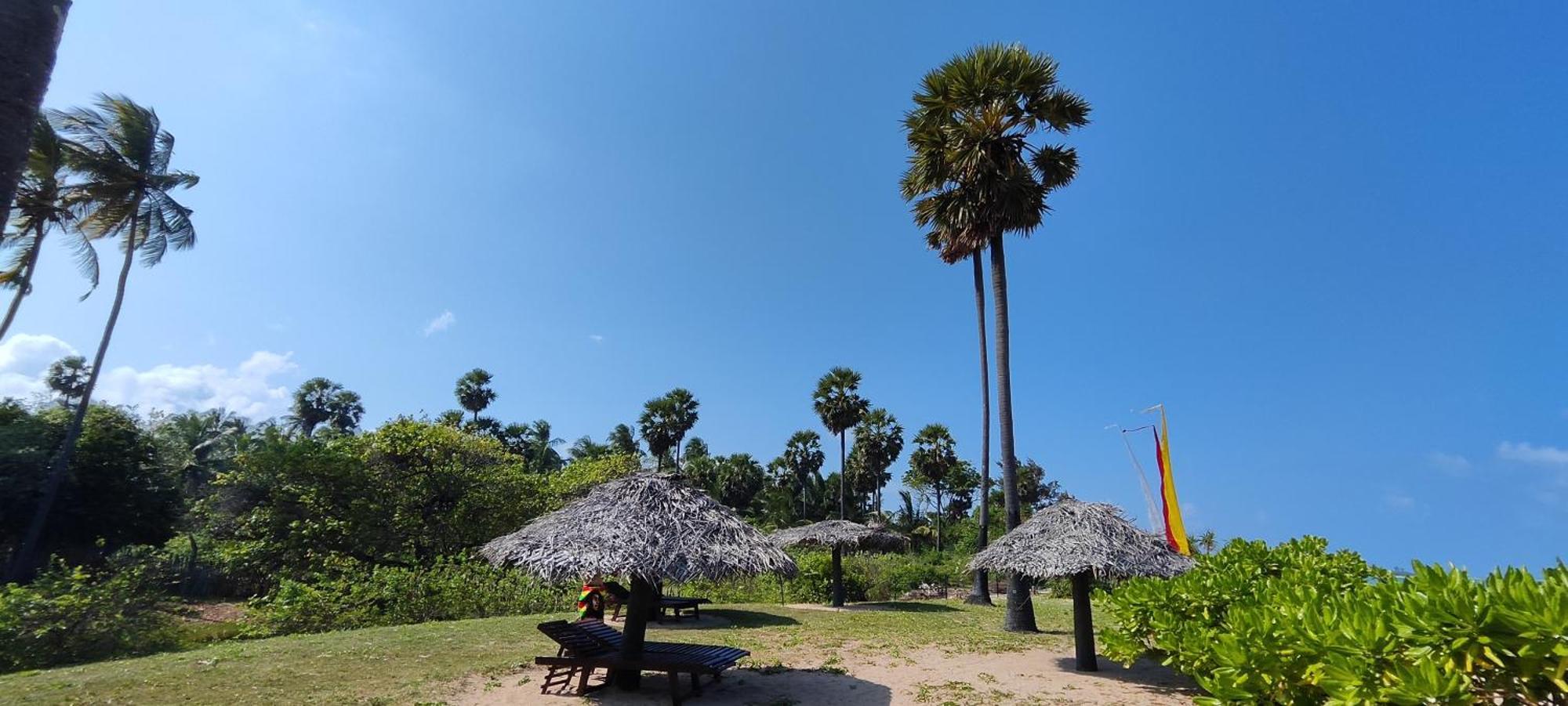 108 Palms Beach Resort トリンコマリー エクステリア 写真